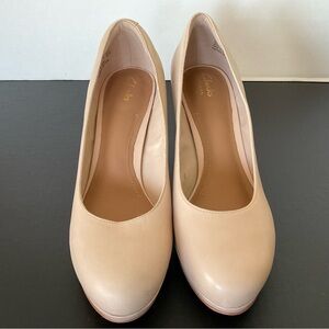 Clarks Women's Nude Beige Leather Round-Toe Platform Heels Size 9